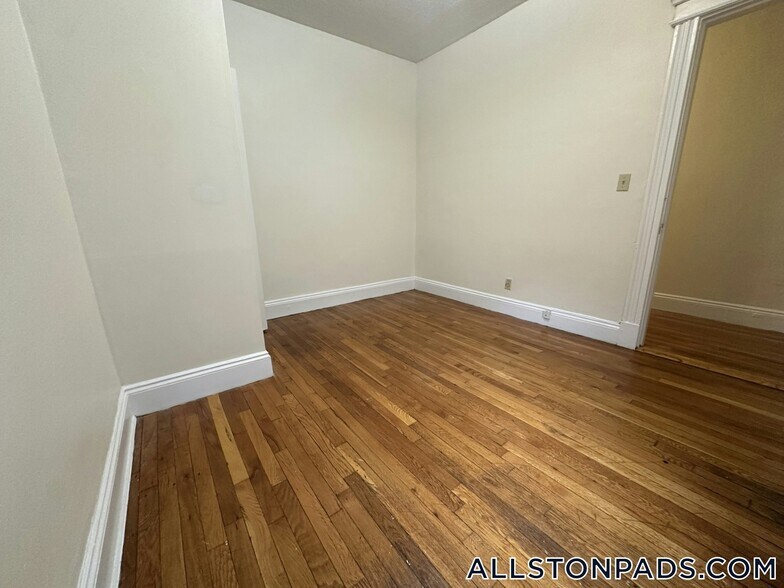 Building Photo - 1156 Commonwealth Ave