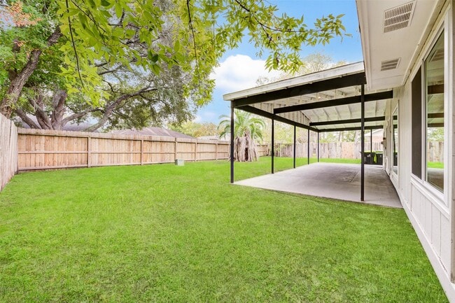 Building Photo - 1823 Grand Park Dr