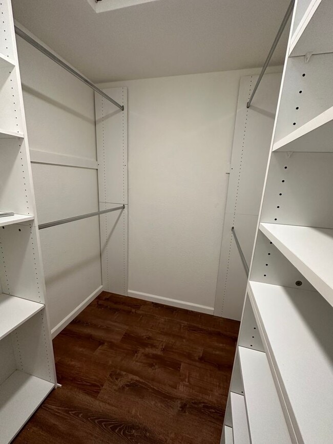 Building Photo - 2 Bed 2 Bath W/ 2 Car Garage In Bancroft V...