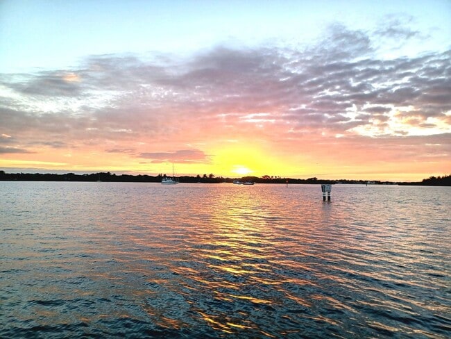 Building Photo - Vero Beach Rentals. Vero Beach Rent, LLC and Property Management Company