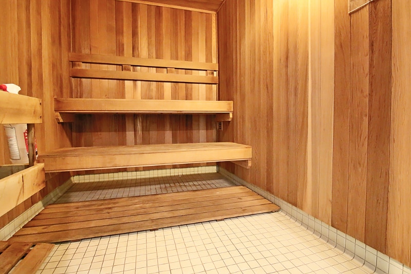 Building Photo - 6 E 9th St