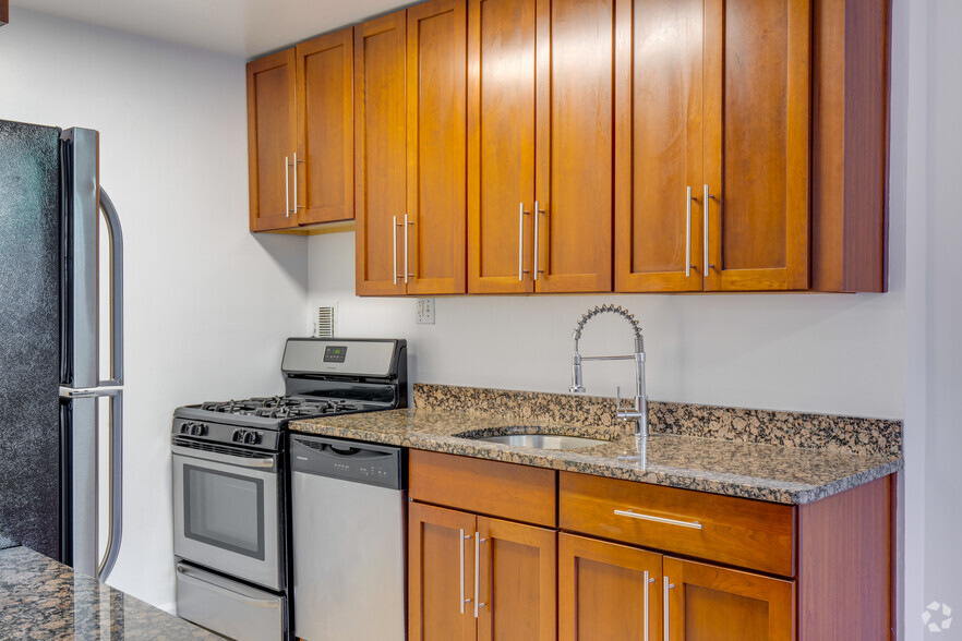 1BR, 1BA - 740SF - 2112 New Hampshire Avenue