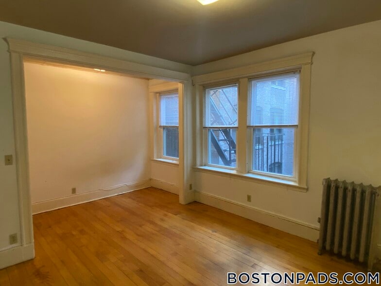 Building Photo - 46 Westland Ave