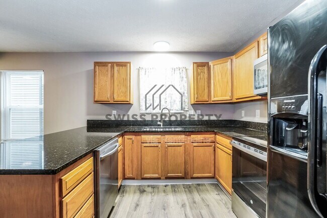 Building Photo - 673 Gilbert St