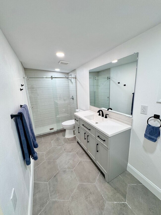 Building Photo - Fully Furnished Down Town Clermont Short Term Rental