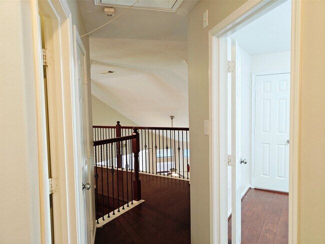 Building Photo - 26418 Creston Woods Dr