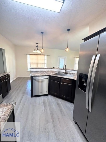 Building Photo - 60 Creekside Dr N West