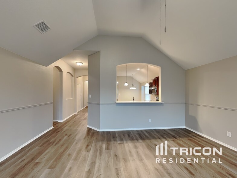 Building Photo - 5401 Creek Hill Ln