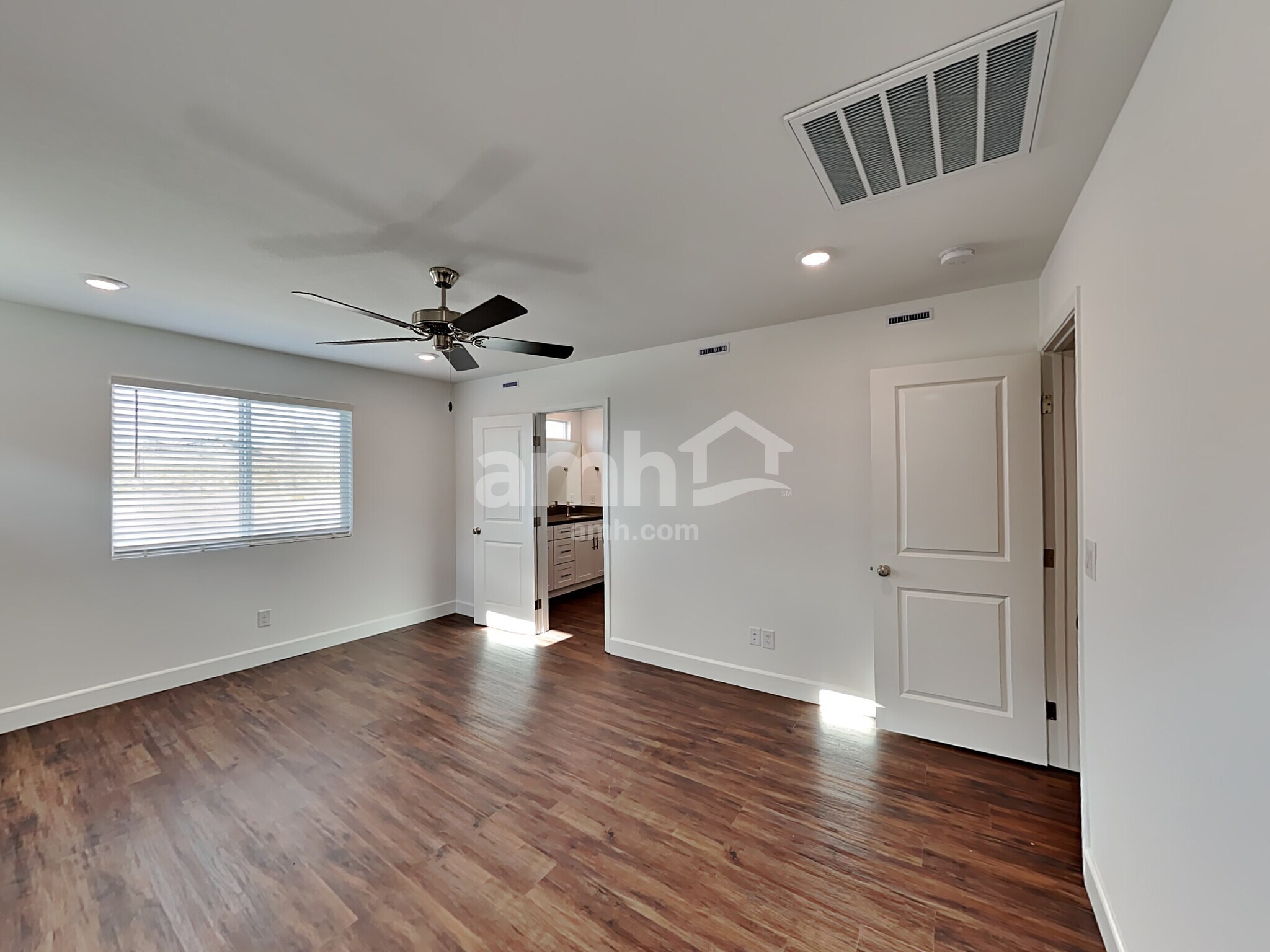 Building Photo - 8879 Tiger Tooth Ave