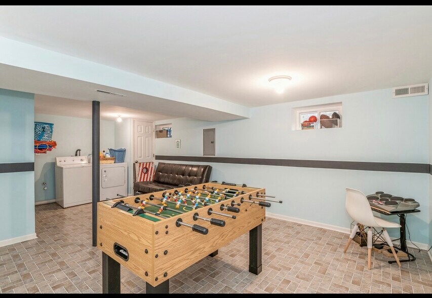 Building Photo - 33451 N Sears Blvd