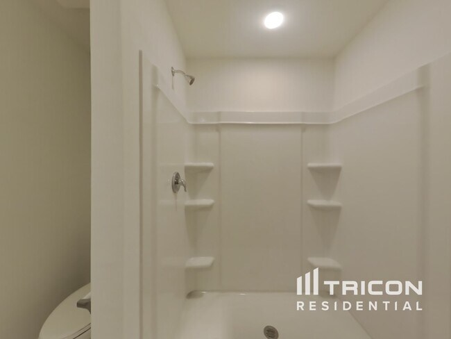 Building Photo - 3009 fantasy Terrace Dr