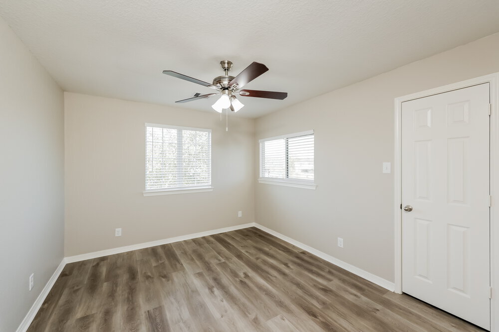 Building Photo - 214 Crosby Village Dr