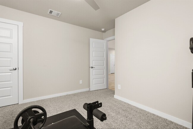 Building Photo - 2612 Golden Palms Ln