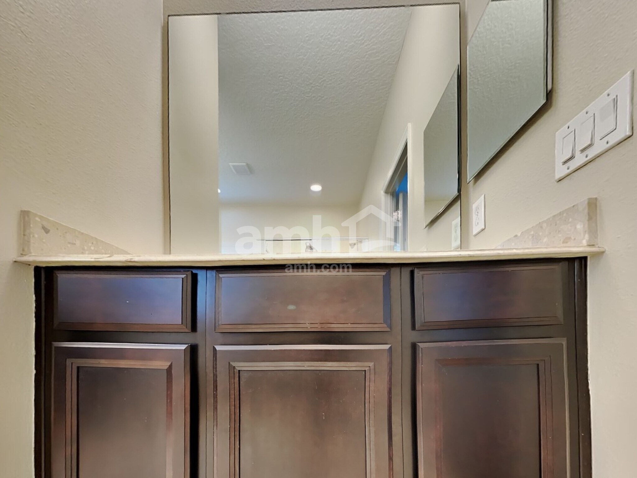 Building Photo - 743 Sunny Stroll Dr