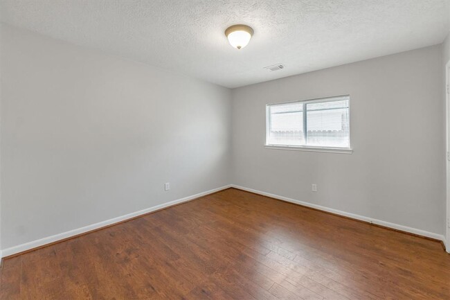 Building Photo - 2454 Colonial Springs Ln