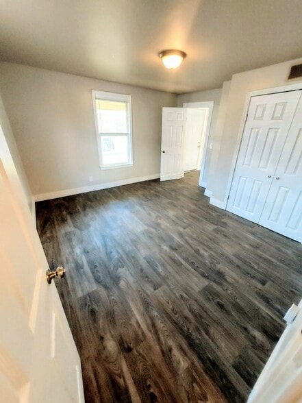 Building Photo - 1730 Park St