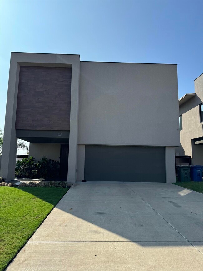 Building Photo - 7219 Rocio Dr