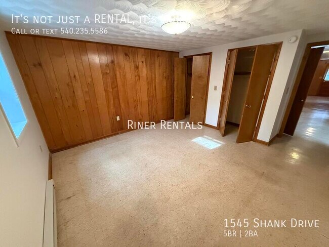 Building Photo - 1545 Shank Dr