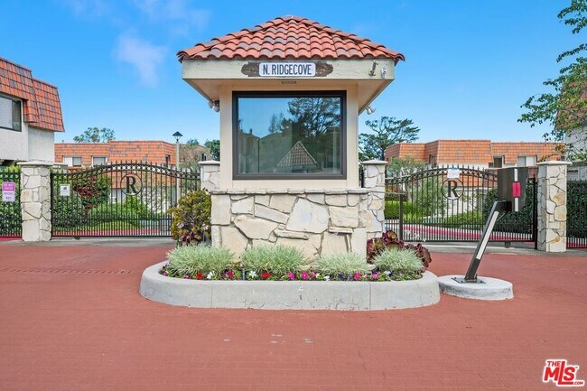 Building Photo - 27912 Ridgecove Ct N