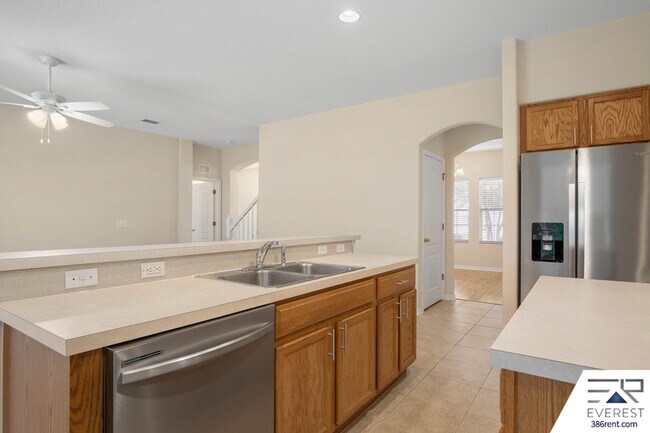 Building Photo - 40 Persimmon Dr