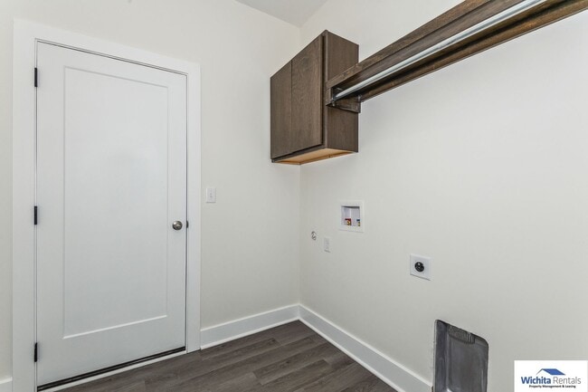 Building Photo - Brand new 3 bed, 2 bath duplex