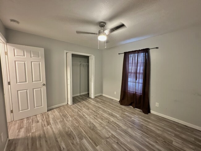 Building Photo - 1111 Timberline Dr