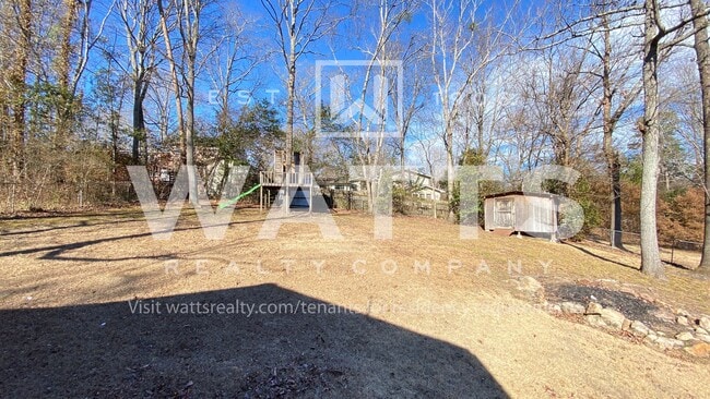 Building Photo - Great 4 Bedroom Split-Level Home in Heart of Hoover