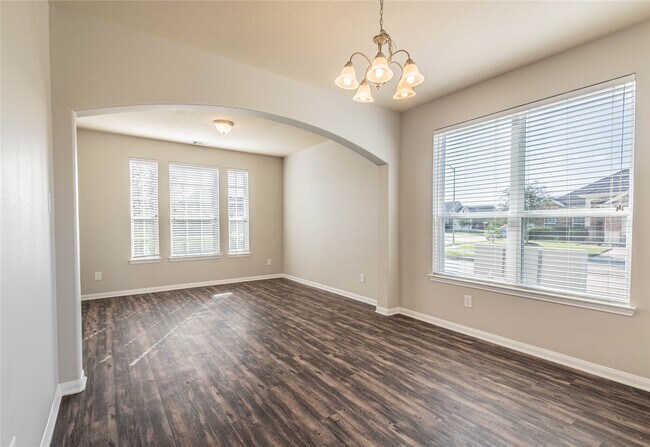 Building Photo - 24726 Colonial Elm Dr