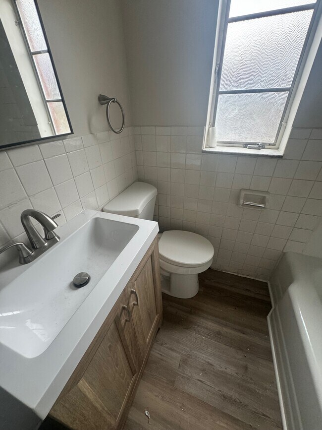 Building Photo - 545 Stokes Ave