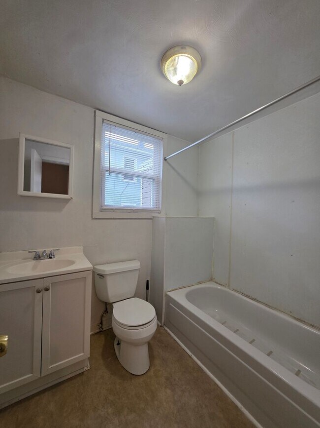 Building Photo - Lamberts Point
