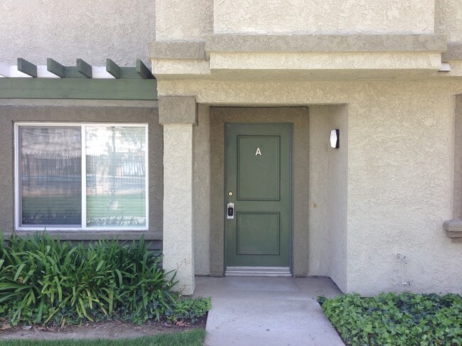 Building Photo - Beautiful CONDO for rent ! Shady Oaks Dr.!!!