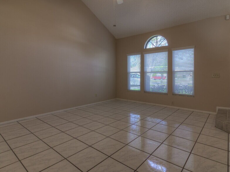 Building Photo - 2066 Inge Ct