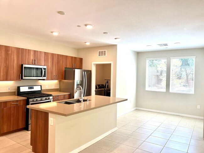 Building Photo - AFFINITY - SUMMERLIN West