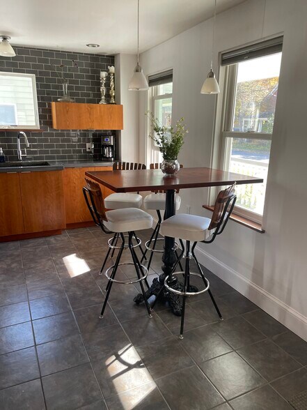 Building Photo - 85 West St