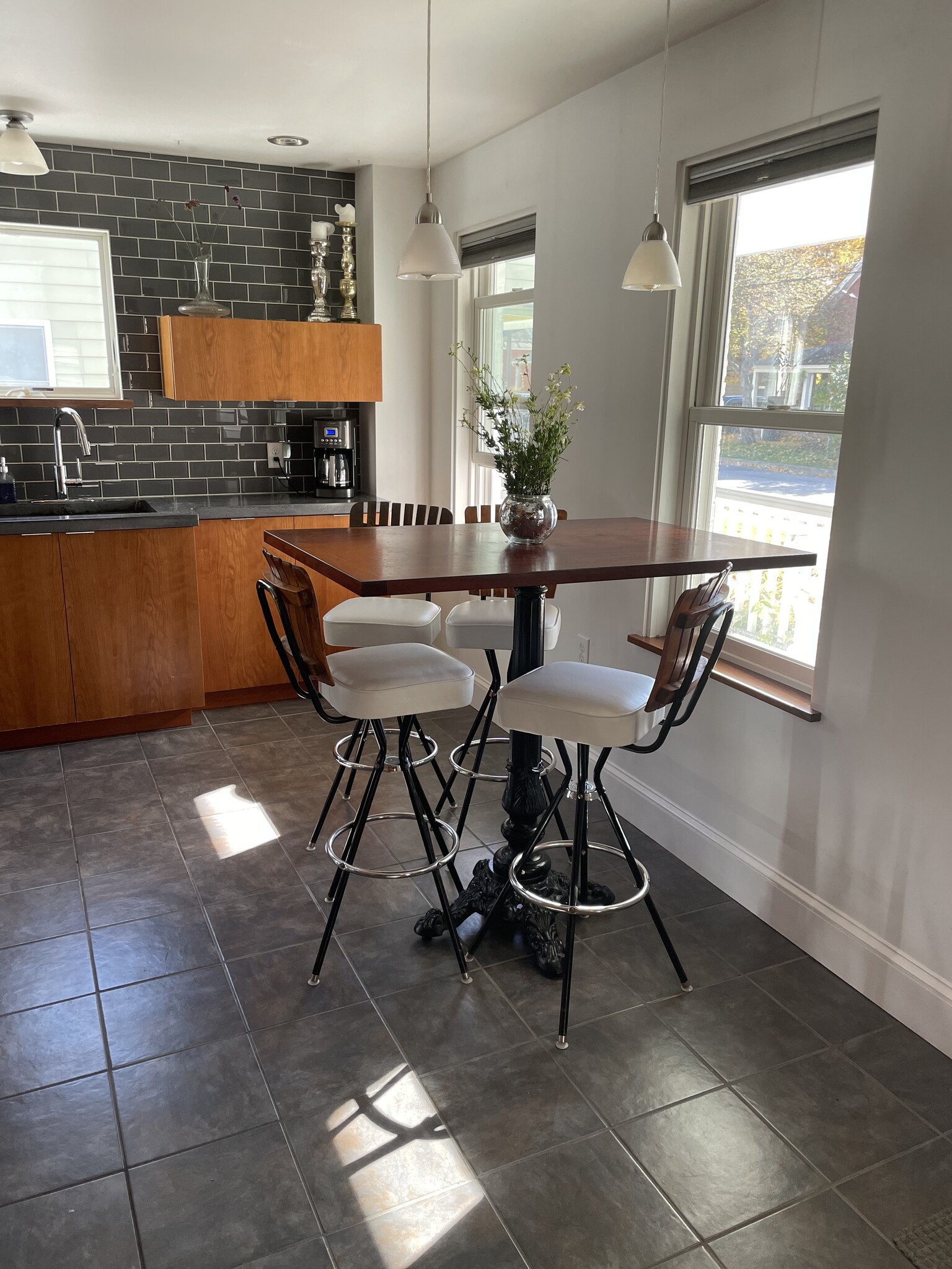 Building Photo - 85 West St