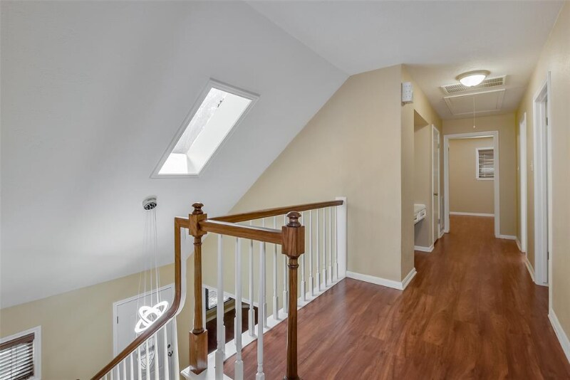 Building Photo - 6602 Point Clear Dr