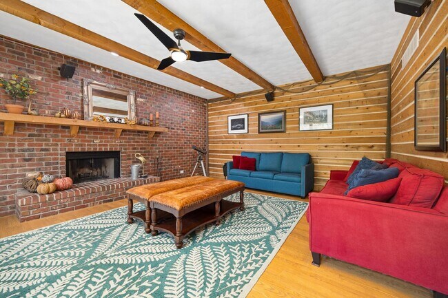 Building Photo - House in Washington IL, 4 bedrooms / 3.5 baths and 3 car attached garage