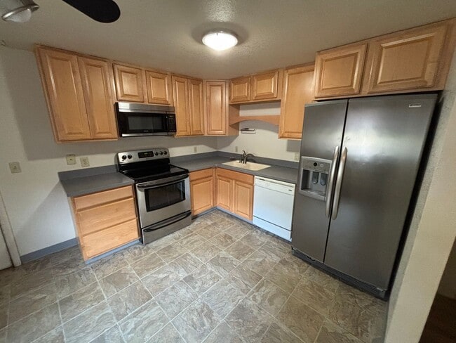 Building Photo - Wonderful Riverside Home in East Missoula