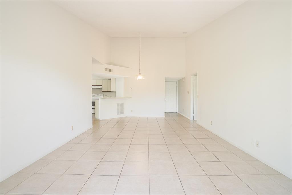 Building Photo - 9033 Wiles Rd