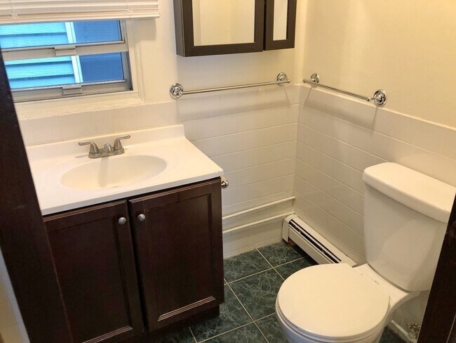 Building Photo - 212 Lexington St