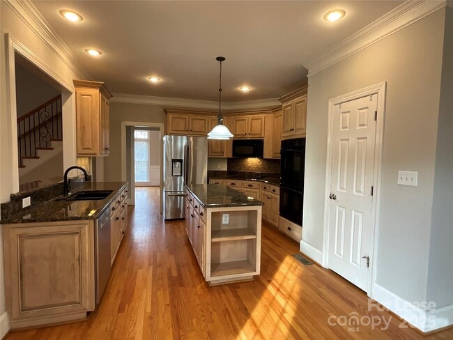 Building Photo - 3100 Sea Island Ln