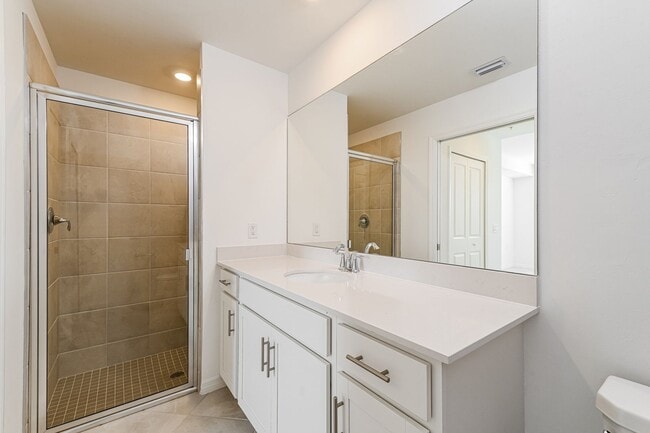 Building Photo - 2-bed 2-bath pet friendly condo with Golf membership at the National Golf!