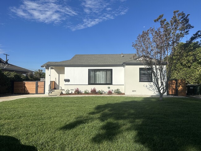 Building Photo - 345 N Broadmoor Ave