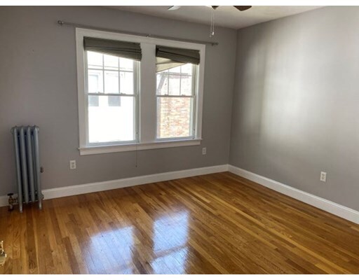 Building Photo - 39 Century St