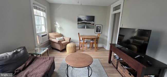 Building Photo - 1211 33rd St NW