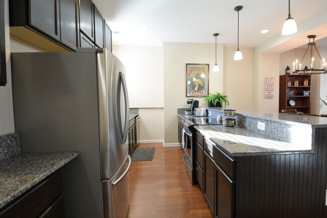 Building Photo - 118 3rd St SE