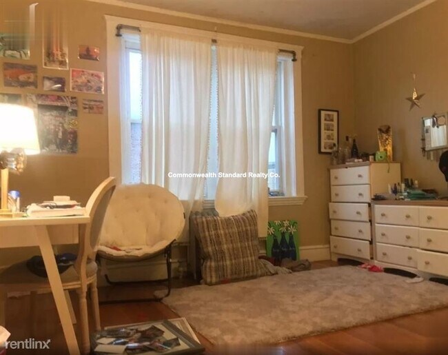 Building Photo - 56 Egmont St