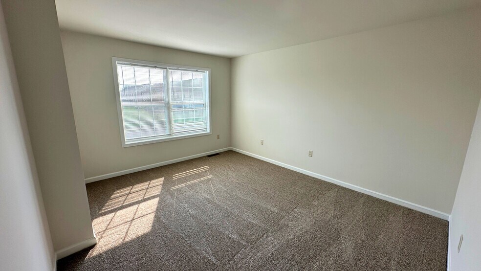 Building Photo - 210 Mount Olive Ln