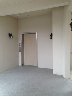 Building Photo - Baldwin Park: Gorgeous 2nd Floor Condo wit...