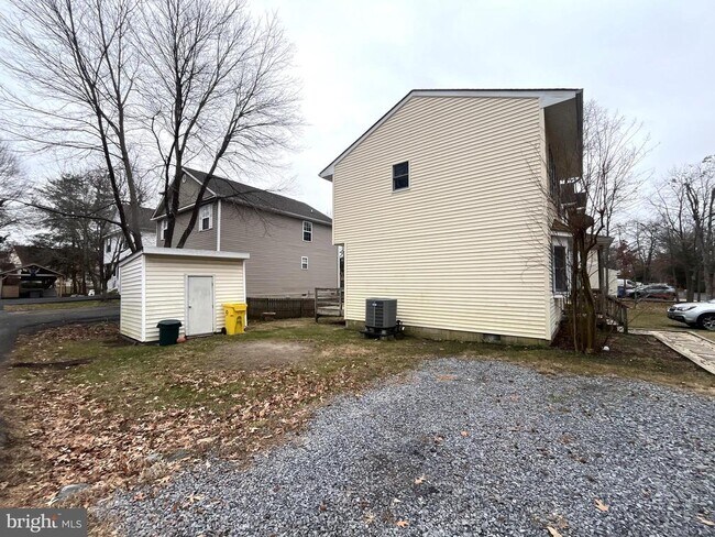 Building Photo - 1359 Jordan Dr